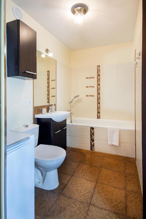 W&K Apartments - Compact III Кошалин Екстериор снимка